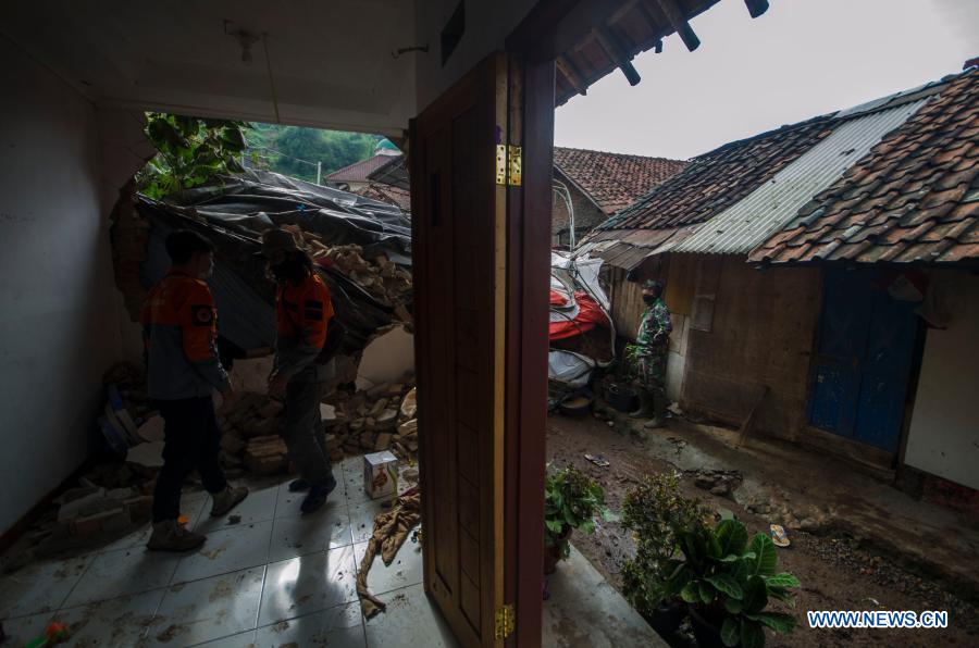 Death toll from landslides in Indonesia reaches 13